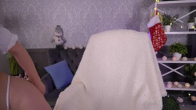 Snapshot of Daenerys_Daenn chatting on 12-25-24, 09:24 Daenerys Daenn online show from 12-25-24, 09:24