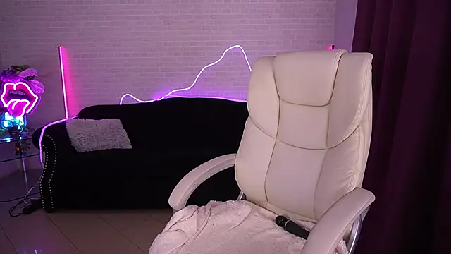 Snapshot of Daenerys_Daenn chatting on 09-20-25, 07:42 Daenerys Daenn online show from 09-20-25, 07:42