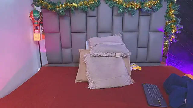  MiaBrown  online show from 11-29-25, 12:08