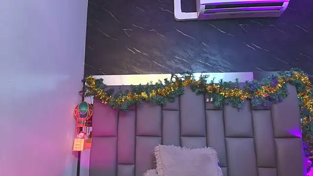  MiaBrown  online show from 12-04-25, 12:03