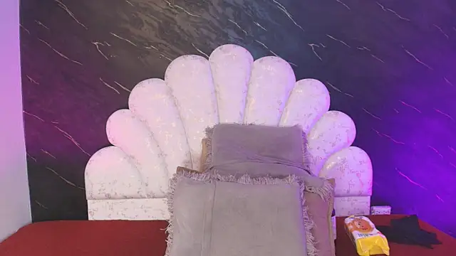  MiaBrown  online show from 04-08-26, 12:05