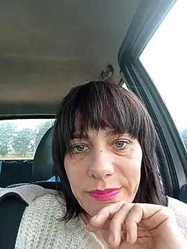 Emyly83 online show from 10-25-25, 06:21