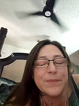 Snapshot of angelbaby1998 chatting on 12-22-25, 05:32 angelbaby1998 online show from 12-22-25, 05:32