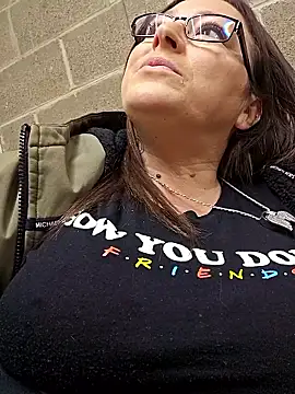 Snapshot of angelbaby1998 chatting on 01-09-26, 04:43 angelbaby1998 online show from 01-09-26, 04:43