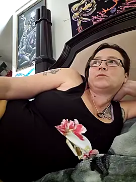 Snapshot of angelbaby1998 chatting on 02-04-26, 08:03 angelbaby1998 online show from 02-04-26, 08:03