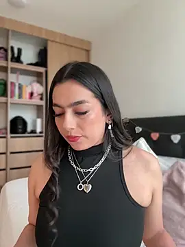 Nicollemays online show from 12-02-25, 05:08