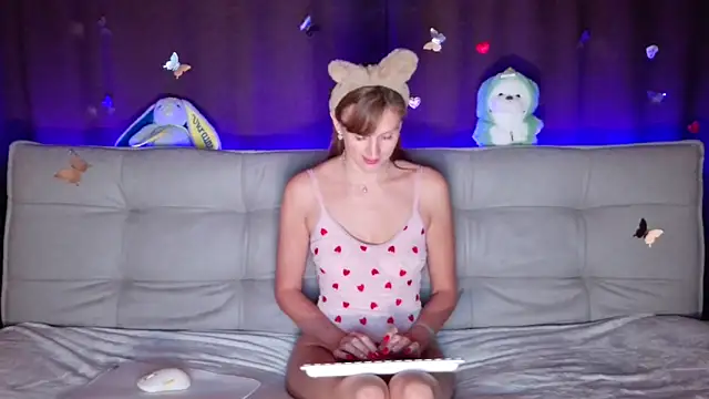 intolerable girl online show from 09-16-25, 07:42