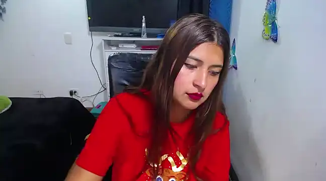 Yunhot  online show from 12-18-24, 07:26