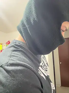 Snapshot of Celestedubois chatting on 12-16-24, 03:19 Celestedubois online show from 12-16-24, 03:19