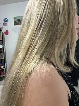 Snapshot of Celestedubois chatting on 12-16-24, 06:43 Celestedubois online show from 12-16-24, 06:43