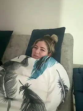 Snapshot of Celestedubois chatting on 12-27-24, 06:14 Celestedubois online show from 12-27-24, 06:14