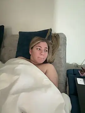 Snapshot of Celestedubois chatting on 01-25-25, 08:21 Celestedubois online show from 01-25-25, 08:21