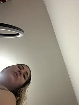 Snapshot of Celestedubois chatting on 03-11-25, 11:04 Celestedubois online show from 03-11-25, 11:04