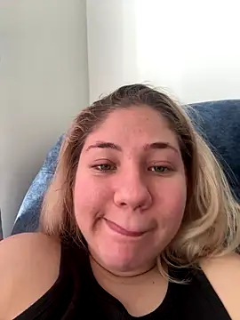 Snapshot of Celestedubois chatting on 10-01-25, 05:41 Celestedubois online show from 10-01-25, 05:41