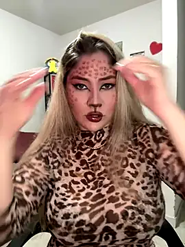 Snapshot of Celestedubois chatting on 10-31-25, 08:43 Celestedubois online show from 10-31-25, 08:43