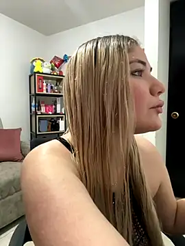 Snapshot of Celestedubois chatting on 11-19-25, 09:59 Celestedubois online show from 11-19-25, 09:59