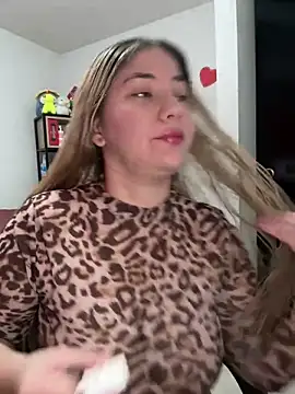 Snapshot of Celestedubois chatting on 11-27-25, 07:49 Celestedubois online show from 11-27-25, 07:49