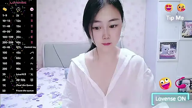 Snapshot of Elvira_baby chatting on 06-22-26, 02:46 Elvira baby online show from 06-22-26, 02:46