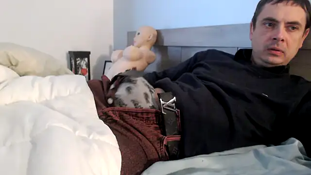 freddy0222222 online show from 10-22-25, 10:59