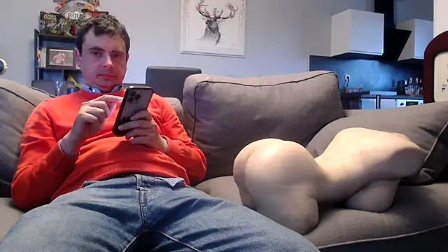 freddy0222222 online show from 06-04-26, 06:03