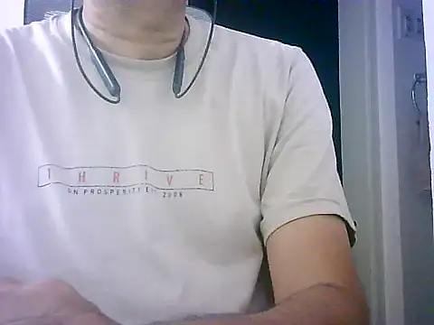 Snapshot of mrose8080 chatting on 10-16-25, 07:59 mrose8080 online show from 10-16-25, 07:59