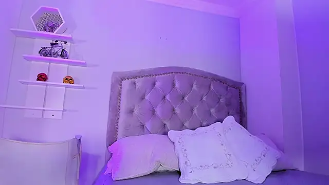 CamileHolmes online show from 03-06-25, 04:41