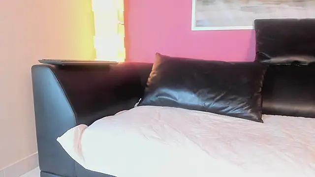 Tiffanysurez  online show from 03-20-26, 02:49