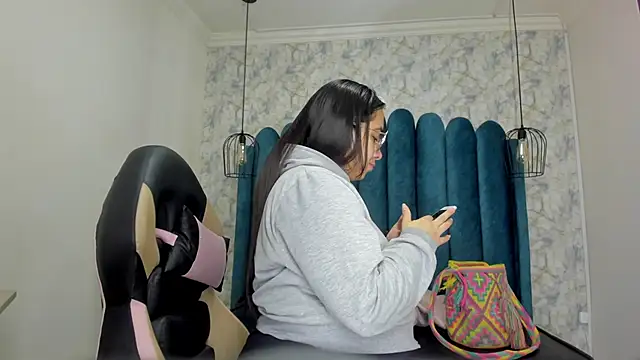 nalalye cruzz  online show from 10-16-25, 02:56