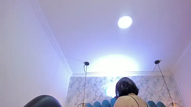 nalalye cruzz  online show from 04-22-26, 03:09