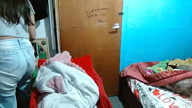 Snapshot of clarisse69 chatting on 12-04-24, 09:46 clarisse69 online show from 12-04-24, 09:46