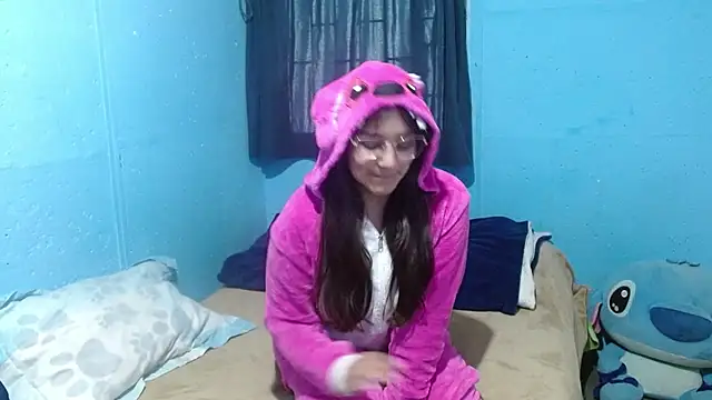 Snapshot of clarisse69 chatting on 03-14-25, 02:30 clarisse69 online show from 03-14-25, 02:30