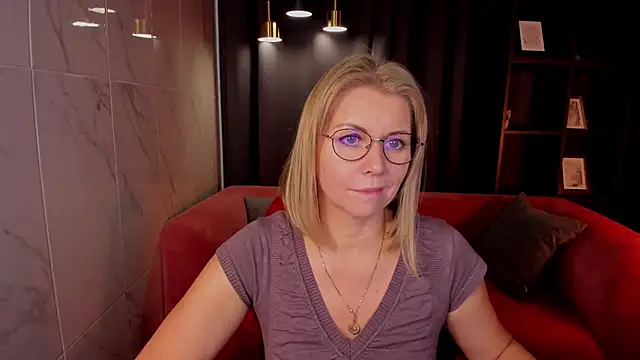 Annie Light online show from 09-24-25, 06:06