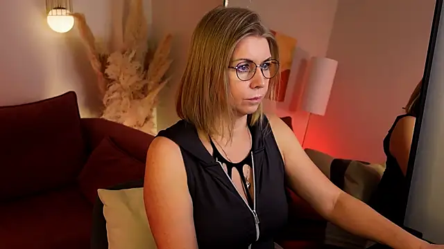 Annie Light online show from 02-09-26, 06:39