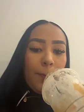 Luisa Fernandaa online show from 10-22-25, 10:53