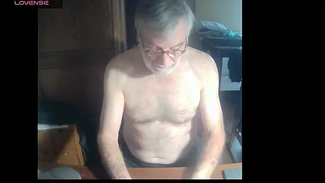 Snapshot of terrybare chatting on 01-20-25, 11:13 terrybare online show from 01-20-25, 11:13