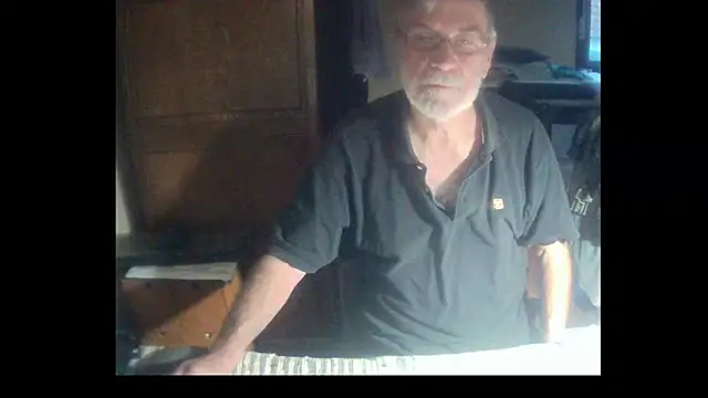 Snapshot of terrybare chatting on 11-27-25, 03:36 terrybare online show from 11-27-25, 03:36