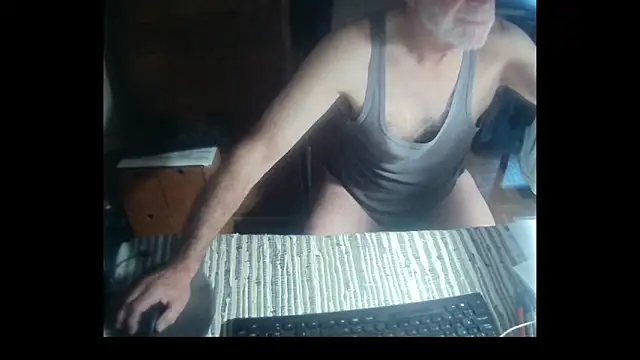 Snapshot of terrybare chatting on 11-29-25, 02:53 terrybare online show from 11-29-25, 02:53