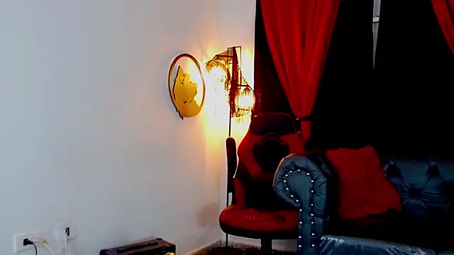 Snapshot of misslombana chatting on 05-29-26, 05:38 misslombana online show from 05-29-26, 05:38