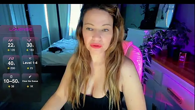 Brit Housewife online show from 02-25-26, 04:49