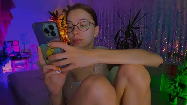 poli   online show from 10-28-25, 07:16