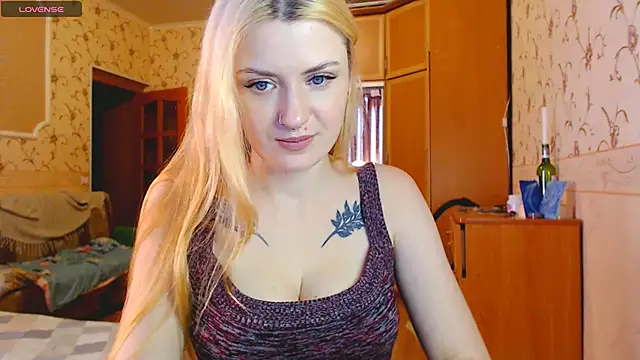 MarySweetness online show from 02-16-25, 02:21