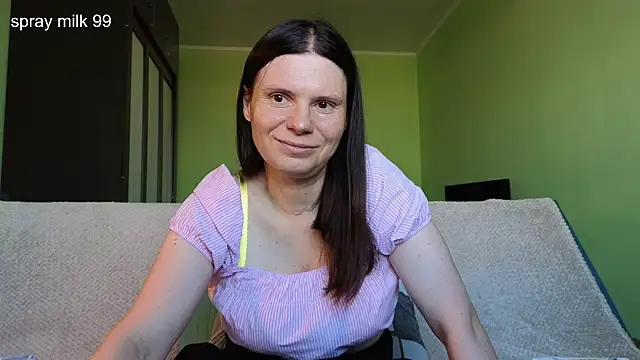Snapshot of Liisa_ chatting on 06-25-26, 06:51 Liisa online show from 06-25-26, 06:51