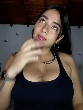 Snapshot of alison_villalobo chatting on 06-17-26, 07:04 alison villalobo online show from 06-17-26, 07:04