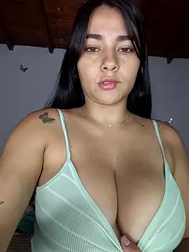 Snapshot of alison_villalobo chatting on 06-19-26, 03:00 alison villalobo online show from 06-19-26, 03:00
