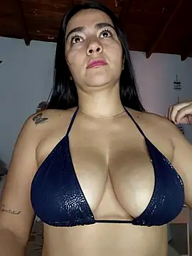 Snapshot of alison_villalobo chatting on 06-25-26, 06:23 alison villalobo online show from 06-25-26, 06:23