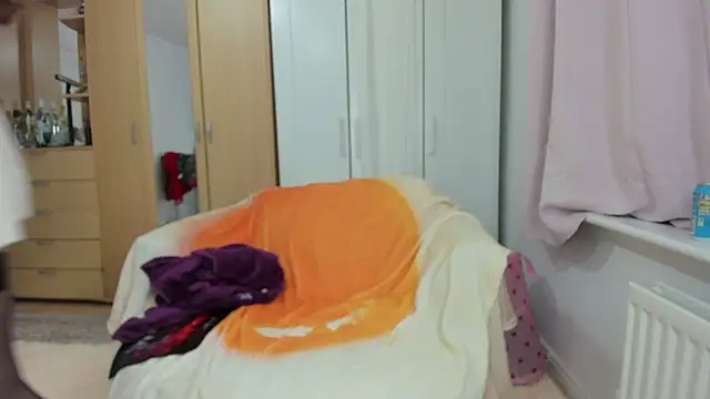 Snapshot of Rolla_Coaster chatting on 02-02-25, 04:59 Rolla Coaster online show from 02-02-25, 04:59