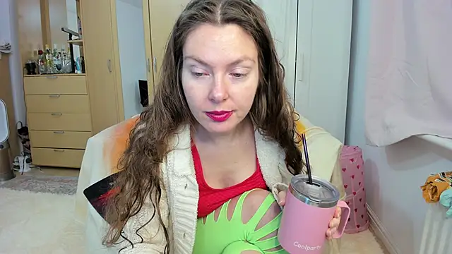 Snapshot of Rolla_Coaster chatting on 02-05-25, 10:33 Rolla Coaster online show from 02-05-25, 10:33