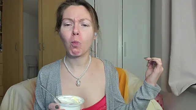 Snapshot of Rolla_Coaster chatting on 02-15-25, 04:47 Rolla Coaster online show from 02-15-25, 04:47