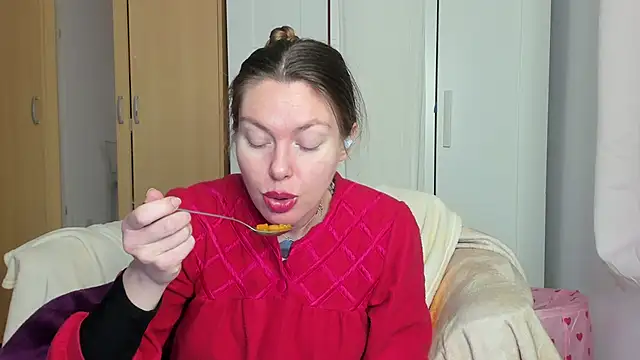 Snapshot of Rolla_Coaster chatting on 02-24-25, 07:33 Rolla Coaster online show from 02-24-25, 07:33