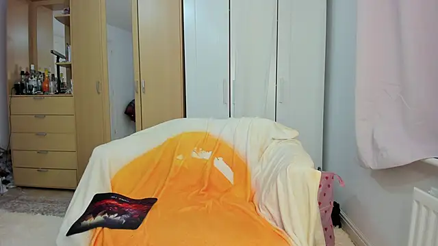 Snapshot of Rolla_Coaster chatting on 03-07-25, 01:42 Rolla Coaster online show from 03-07-25, 01:42